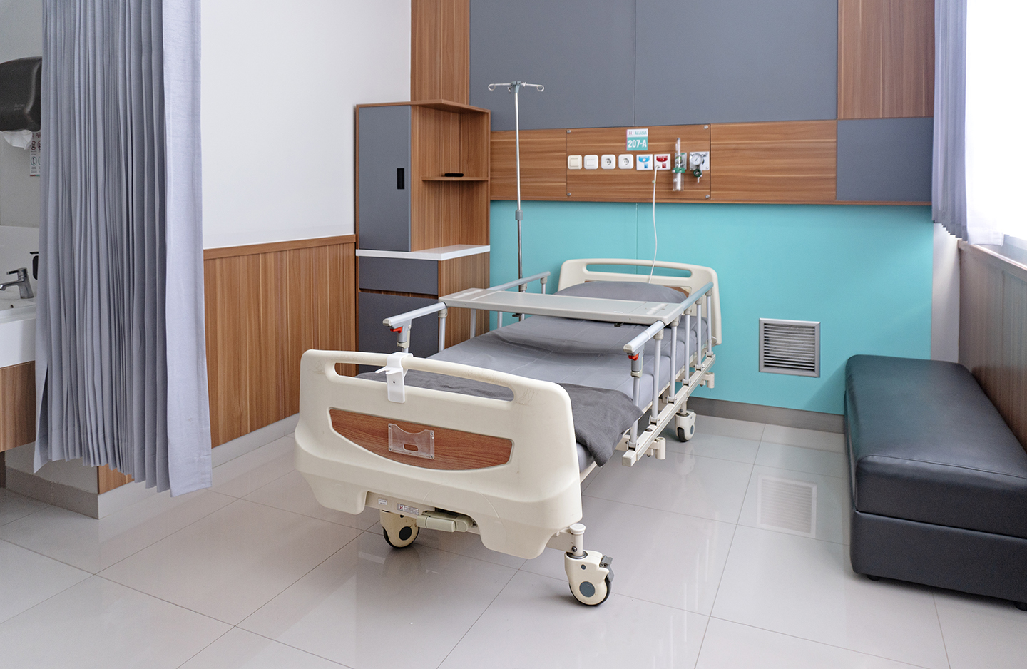 Kamar Rawat Inap Isolasi RS Intan Husada